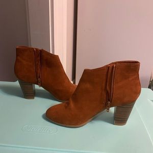 Short women’s booties